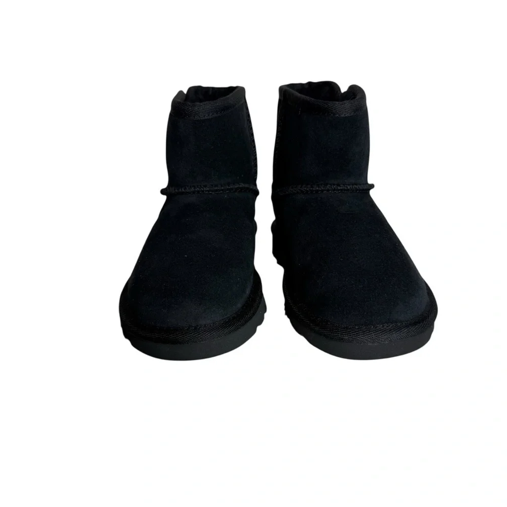 UGG Kids Jona Boot in Black size Youth 8 - Picture 2 of 9